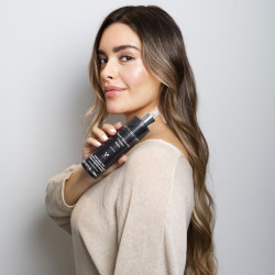 Molecular Therapy repair mask nourishes and recovers the hair fiber